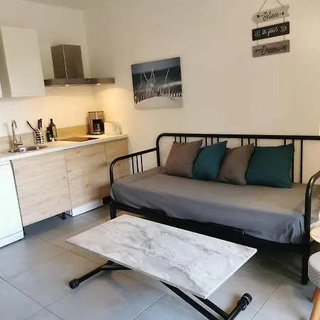 Port D'hyeres Et Pkg Gratuit Apartment