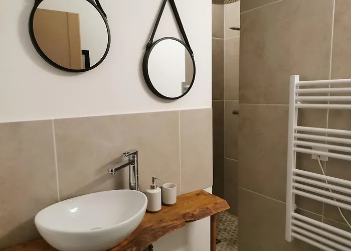 Appartement Rénové Port De à Pieds Hyères